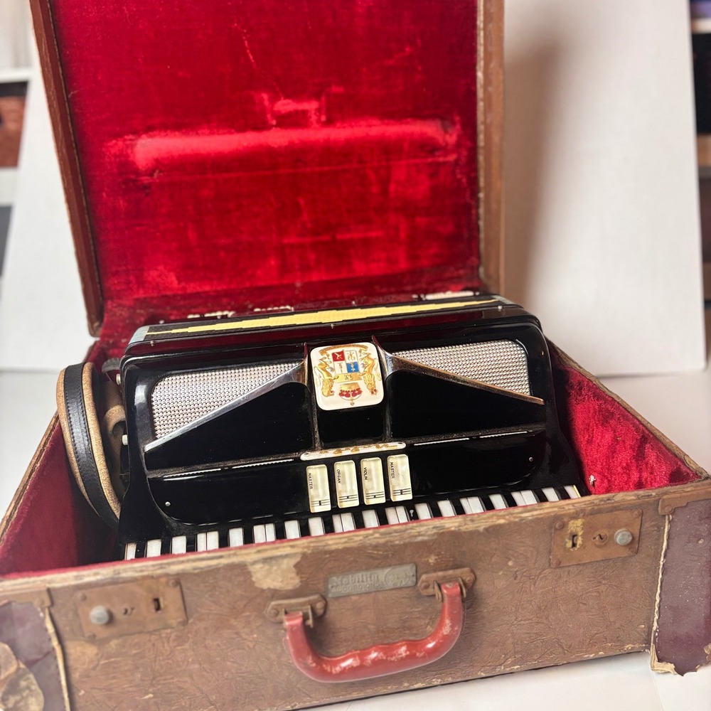 Vintage Nobility Accordion‎ Juniorette Black Piano Accordion with Original Case